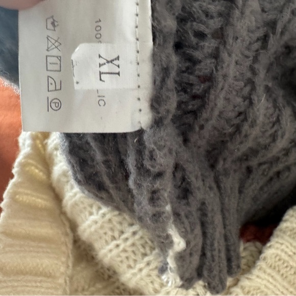 Colorblock Knit Sweater - Picture 3 of 3